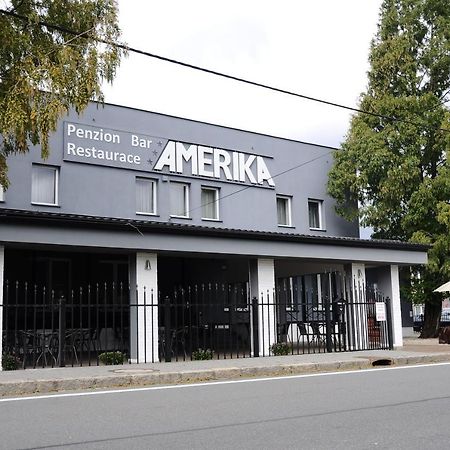 Restaurace A Hotel Amerika Havířov Exterior foto